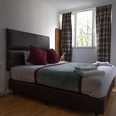 London - 4 Bed - Sleeps 8 - Garden - Pet Friendly Villa Exterior foto