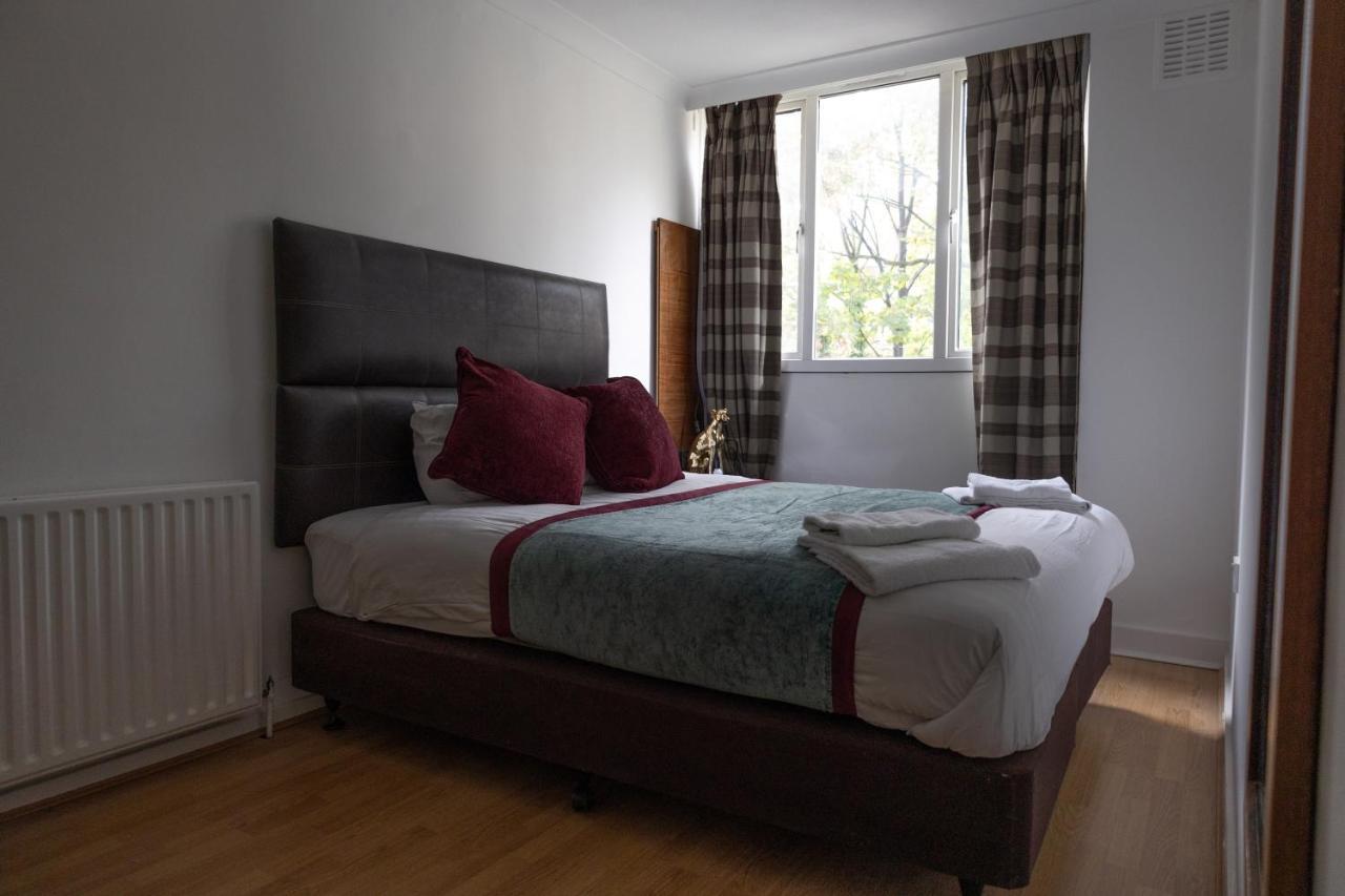 London - 4 Bed - Sleeps 8 - Garden - Pet Friendly Villa Exterior foto