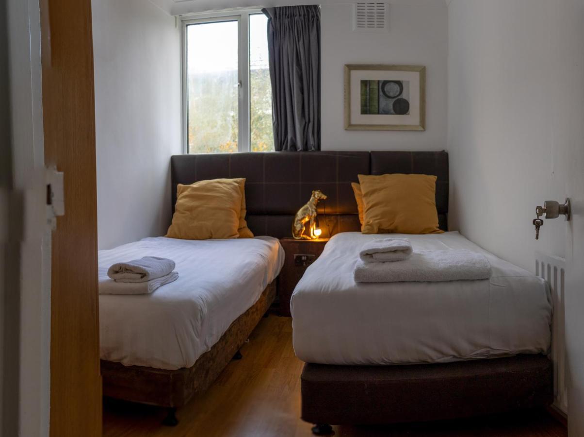 London - 4 Bed - Sleeps 8 - Garden - Pet Friendly Villa Exterior foto