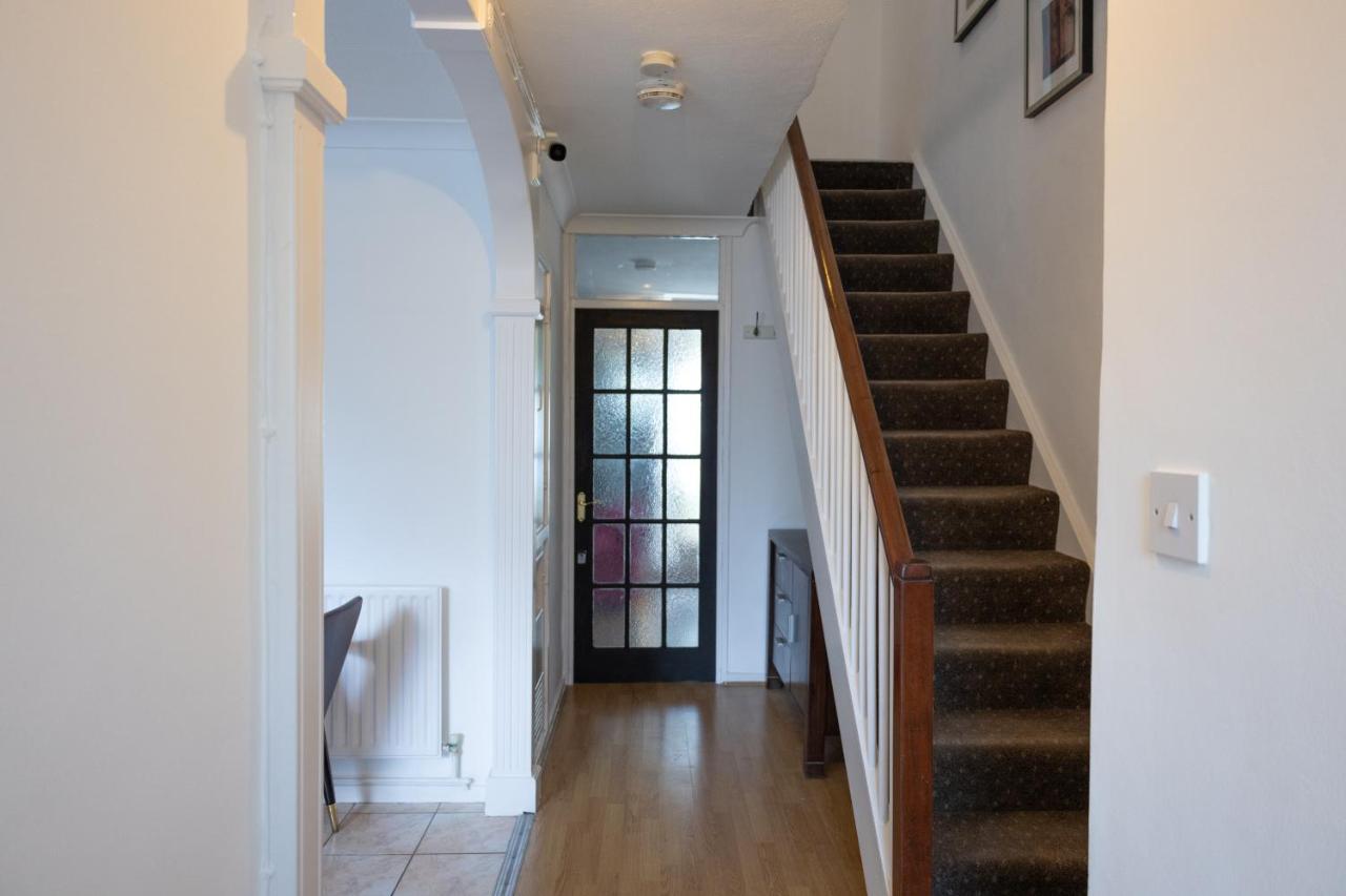 London - 4 Bed - Sleeps 8 - Garden - Pet Friendly Villa Exterior foto