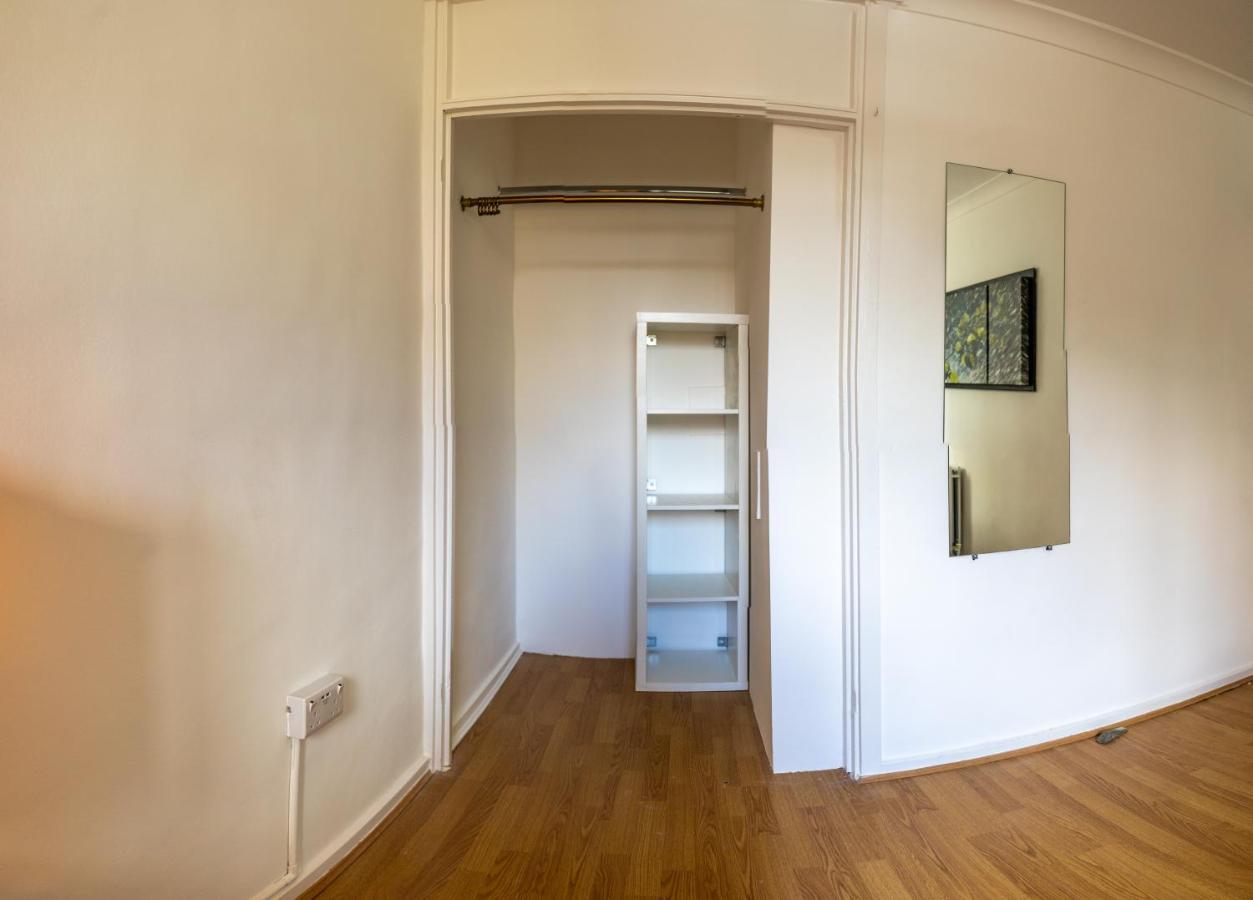 London - 4 Bed - Sleeps 8 - Garden - Pet Friendly Villa Exterior foto